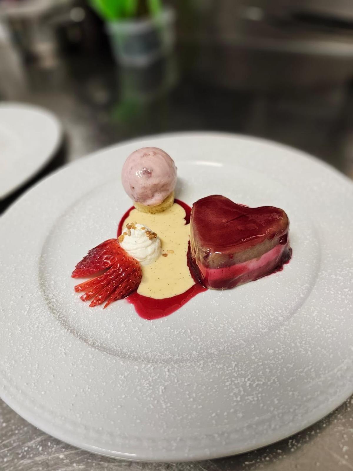 Lodge Hotel De Sommedieue Verdun エクステリア 写真